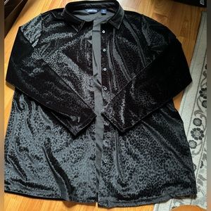 Suede button up shirt. Cheetah print. Stretchy. Size XL can fit XXL.